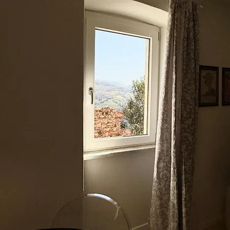 Castelnuovo * Castelnuovo Magra