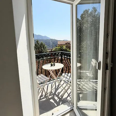 Castelnuovo Кастельнуово-ди-Магра