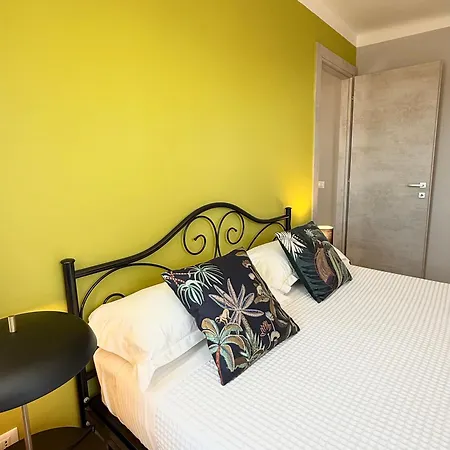 Castelnuovo * Castelnuovo Magra