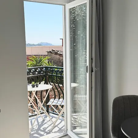 Castelnuovo *