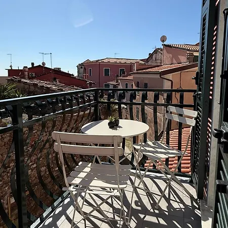Castelnuovo *