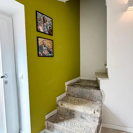 Castelnuovo Кастельнуово-ди-Магра
