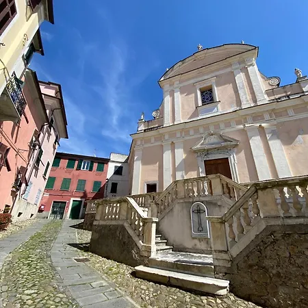 Castelnuovo * Кастельнуово-ди-Магра